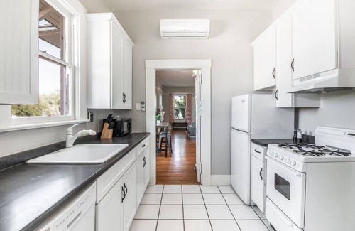 West University Casa | Historic University 1 Bedroom!