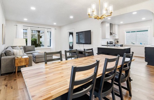 Hough Casa | Historic Uptown House - Located minutes from the waterfront
