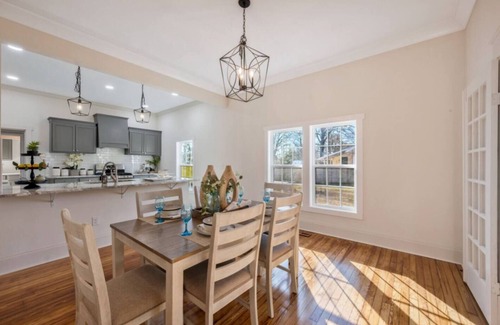 Athens Casa | Historic Vibes, Modern Comfort