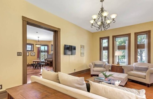 Lafayette Square Casa | Historic Victorian | Lafayette Square | 2 Bedroom