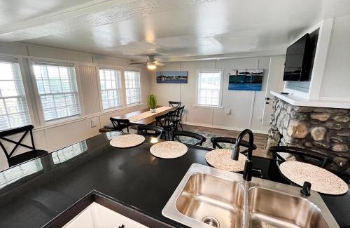 Swansboro Casa | Historic Waterfront, Downtown, Boat Slip Avail