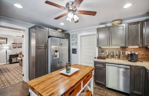 Berkeley Springs Casa | Historic William Smith House - Pets | Grill | Creekside | Wifi | Deck | Fire Pit
