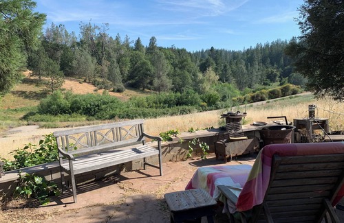 Colfax Cabina | Historical 2 story private 3 bedrooms ranch cabin in Colfax on 14 acres