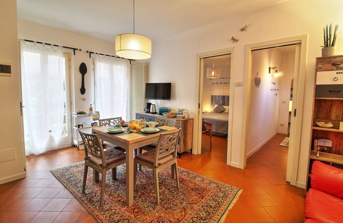 Lazise Old Town Apartamento | Historical center elegant apartment