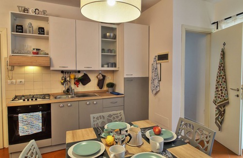 Lazise Old Town Apartamento | Historical center elegant apartment