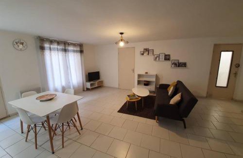 Pezenas Apartamento | Historical center of Pézenas