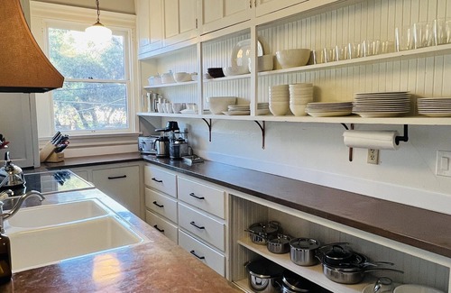 Cloverdale Casa | Historical Cozy Home Walking Distance to Downtown!