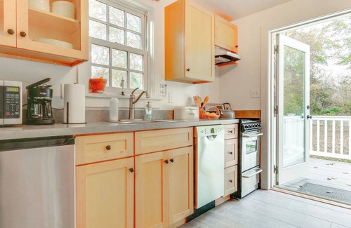 Thurmont Casa | Historical Thurmont Escape w/ Furnished Deck!
