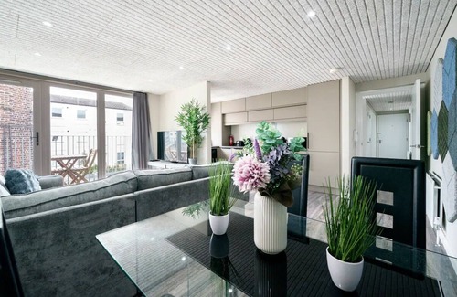 Belfast Apartamento | Historical West Belfast | 5 Mins to City Centre| Pass the Keys