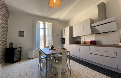 Montagnac Casa | Historical wine-growing house with lovely garden