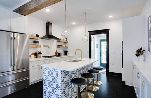 Durham Casa | Historically Hip on Hale-3 Kings, Walkable to shops, 3 minutes to Duke