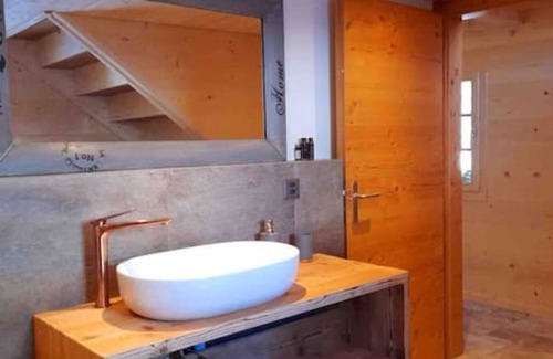 Kandersteg Apartamento | Historisches Bauerndoppelhaus, Komplett Renoviert