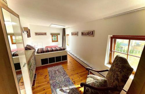 Caputh Apartamento | Historisches Retro Loft 70m2 mit Garten & Seenähe