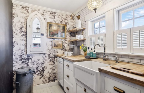 Historic Downtown Franklin Casa | History Meets Luxury - Dreamy Sweeney Cottage