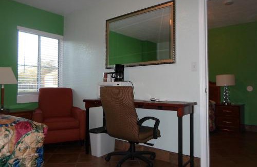 Eastside Santa Cruz Hotel | Hitching Post Studios Inn
