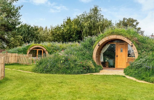 Radstock Cabaña | Hive and Spruce Burrow