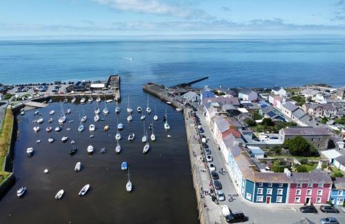 Aberaeron Hotel | Hive Townhouse