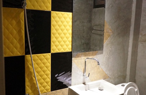 Ramkhamhaeng Hotel | Hive28