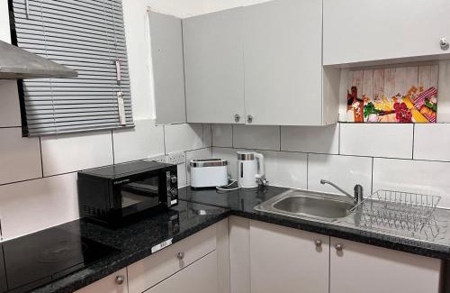 Kettering Apartamento | HIVESTAYS Free Wi-Fi, Smart TV, Parking, Tea &Coffee