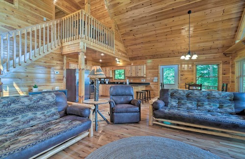 Unaka Cabina | ‘Hiwassee Hideaway' Cabin w/ Mountain Views!