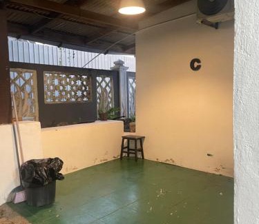 Batu Buruk Casa | Hj Hassan Guest House- Studio Unit