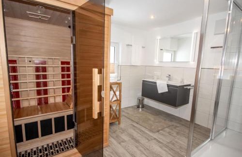 Bruck an der Grossglocknerstrasse Casa | Holiday Home Machreich by Interhome