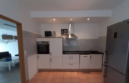 Rommerskirchen Apartamento | HÖ01 large apartment with dryer and washing machine