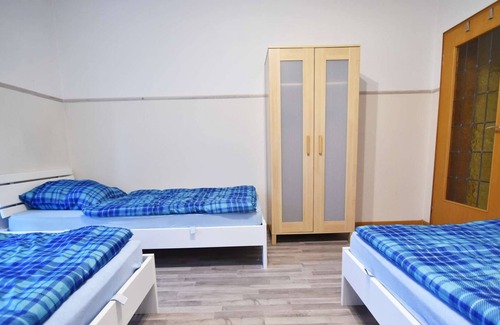 Porz Apartamento | HÖ01 large apartment with dryer and washing machine