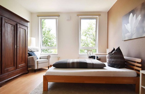 Chorweiler Apartamento | HÖ01 large apartment with dryer and washing machine