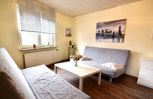 Rheidt Apartamento | HÖ01 large apartment with dryer and washing machine