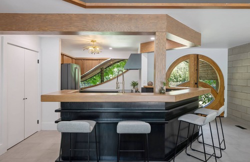 Sanger Casa | Hobbit House at Collins Creek