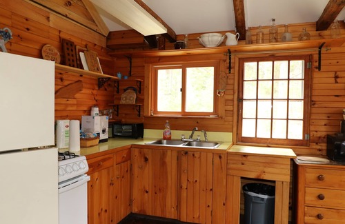 Surry Cabina | Aislado, cabaña rústica de Maine con acceso al océano a 22 millas de Acadia Nat'l Park