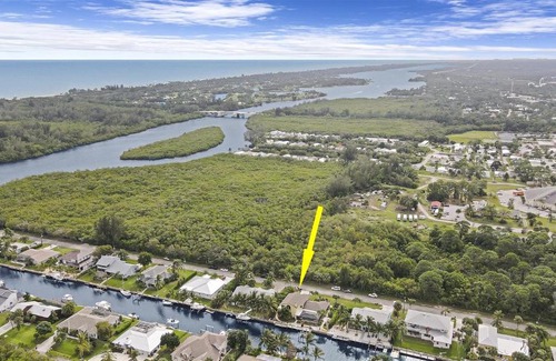 Hobe Sound Casa | Hobe Sound 9245 Treasure Coast Waterfront Vacation Rental by Unique Vaca Stay