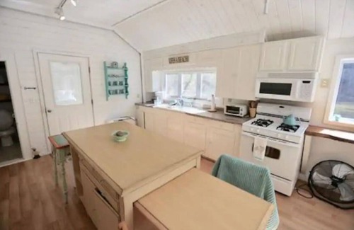 Winona Casa | Hobie's Landing - Blissful lake Side Cottage on Winona Lake!