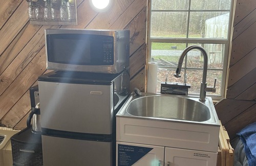 Logan Cabina | Hocking Half-Pint Cottage