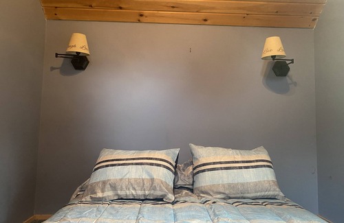 Logan Cabina | Hocking Hideaway- the perfect tiny home in Hocking Hills!