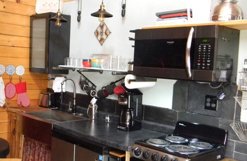 Laurelville Cabina | Hocking Hills A-Frame Log/Stone Cabin by the Pond-Quiet and Private