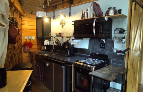 Laurelville Cabina | Hocking Hills A-Frame Log/Stone Cabin by the Pond-Quiet and Private