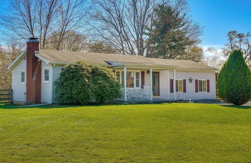 Rockbridge Cabaña | Hocking Hills Hideaway w/ Hot Tub & Fire Pit!