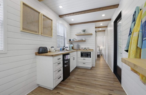 Logan Apartamento | Hocking Hills: Hiltop Haven: The Top Deck