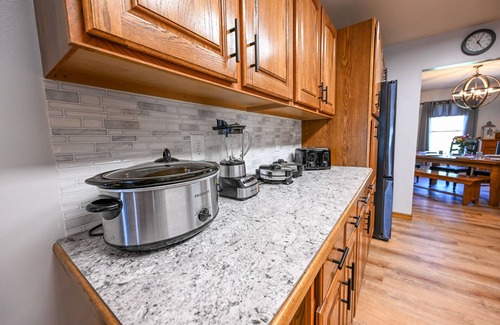 Rockbridge Casa | Hocking Hills Luxury-Mins to the caves & trails. HotTub. FirePit. Gameroom WiFi