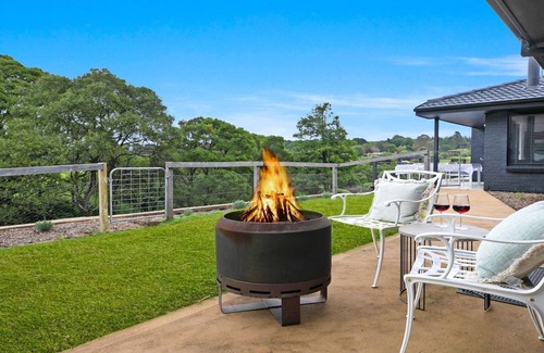 Robertson Casa | Hoddle Lane — Stay 5, Pay 4