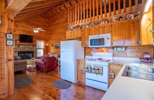 Cherry Log Cabina | Hog Heaven - Cherry Log GA