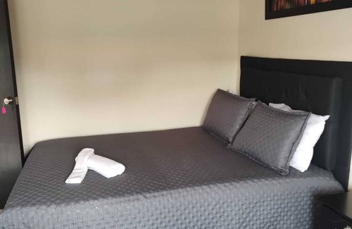 Santa Fe Apartamento | HOGAR DEL VIAJERO MEDELLIN