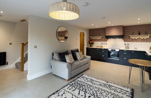 Carlisle Cabaña | Hoglet Cottage with Hot Tub, Dalston, Carlisle, Lakes, Hadrian's Wall, Lake Dist