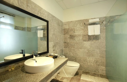 Cam Chau Hotel | Hoi An Red Frangipani Villa