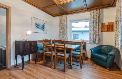 Bruck an der Grossglocknerstrasse Casa | Holiday Home Riki by Interhome