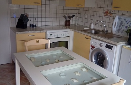 Saint-Martin-sous-Vigouroux Casa | Holiday Home 'Cantalou'