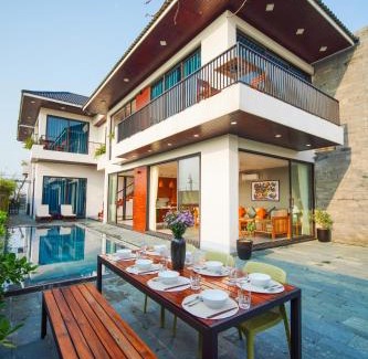 Cua Đai Casa | Hola Villa 1 by Ovui
