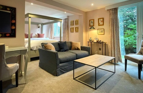 Ogden Hotel | Holdsworth House